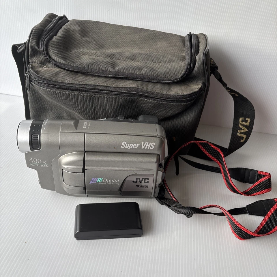 JVC GR-SXM527U S-VHS-C Camcorder – Tested w/ Adapter (Not Included) + Bag - Image 1 of 4