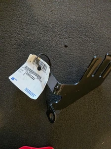 "NOS" Genuine GM Power Steering Pump Reservoir Bracket 12555222 - Picture 1 of 2