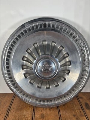 1965 - 1966 Ford Galaxie Fairlane 14” calota centro roda peça de reposição - Imagem 1 de 4