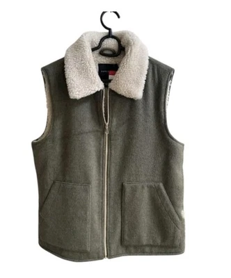 Sanctuary Women's Sherpa Lined Soft Warm Cozy Vest Heavyweight Size M Olive New - Image 1 of 4