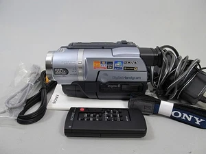 FAULTY Sony DCR-TRV140 HandyCam Digital8 Camcorder AS IS FOR PARTS OR REPAIR - Picture 1 of 8