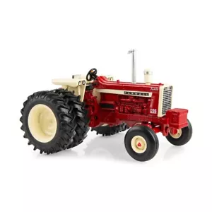 1:32 Farmall 1206 Traktor - Bild 1 von 1