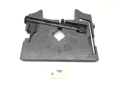 2003 - 2012 MERCEDES R230 SL500 夹克和工具带FOAM支架原始设备制造商 — 第 1/4 张图片