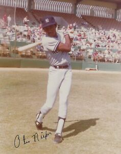 Otis Nixon Autographed Signed 8x10 Photo - Yankees Indians Expos Braves - w/COA
