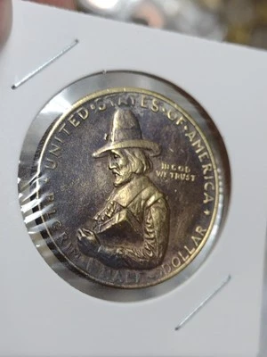 OLD REMAKE ART-NOVELTYRARE  TONING COLOR: 1620-1920 PILGRIM HALF DOL. 12.5GR. - Image 1 of 4