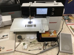 Bernina 580 Sewing, Quilting, Embroidery Machine with BSR Stitch Regulator - Picture 1 of 7