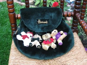Harrods Collectible Backpack with 4 Christmas Bears - Picture 1 of 4