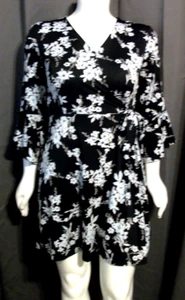 Size L Est. 1946 black blue & white floral 3/4 sleeve dress Chest 54" X Len 37" - Picture 1 of 5