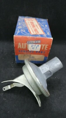 NOS 59 CHRYSLER NEW YORKER 59 IMPERIAL MR1 58 DESOTO DISTRIBUTOR VACUUM ADVANCE  - Image 1 of 4