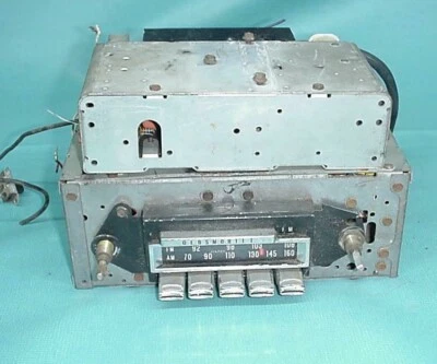 69 1969 OLDS TORONADO AM/FM STEREO RADIO AMFM  DELCO OLDSMOBILE - Image 1 of 4