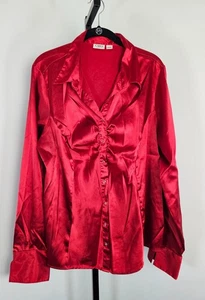 Top con botones de seda roja manga larga CATO - 18/20W - Imagen 1 de 10