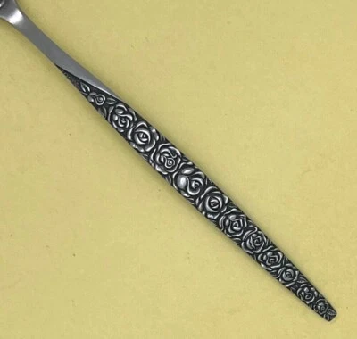 STYLECRAFT SYF19 GLOSSY STAINLESS FLATWARE BLACK ACCENTED ROSES JAPAN - CHOICE - Image 1 of 3