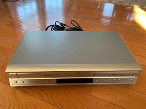 Toshiba SD-V392SU DVD VCR Combo 4 Head HiFi VHS Player - Tested - No Remote - Picture 1 of 7