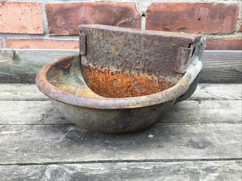 Salvaged FISHER Galvanised Farm Wall Water Trough Bird Bath Garden Planter Cover