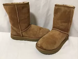 UGG Classic short 1016223 Youth /Women's Boot Size 7 Chestnut EUR 38/UK 5..…F39 - Picture 1 of 9