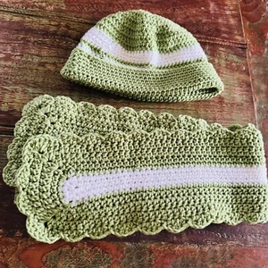 Handmade Crochet Stripped Beanie Hat Scarf Green And White 6 Ft Scarf - Picture 1 of 5