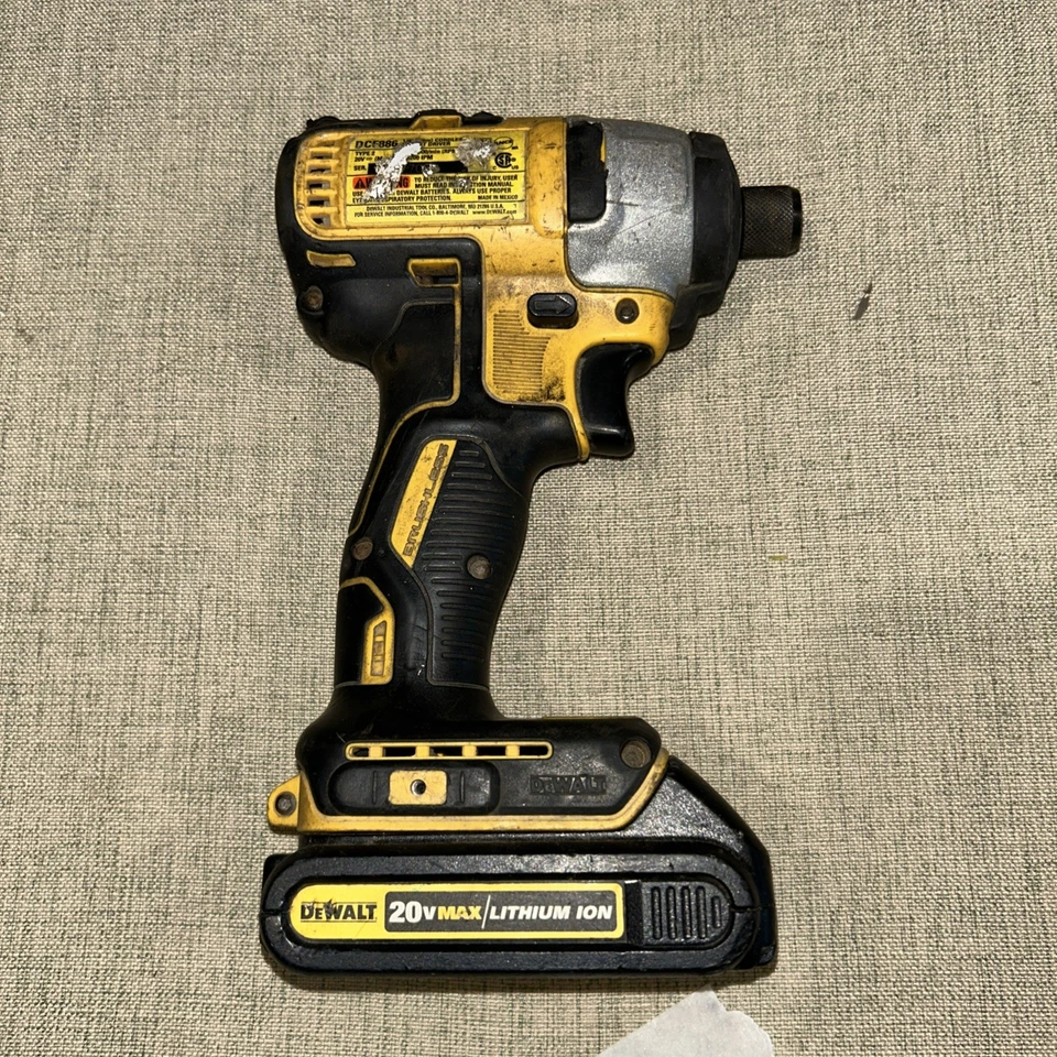 DeWalt DCF886 20V MAX Brushless Impact Driver - Used, Functional, With Battery - Image 1 of 4