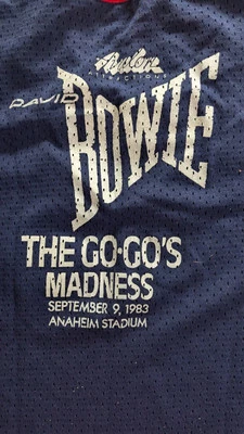 Extremely Rare David Bowie Serious Moonlight Tour 1983 Shirt Medium Crew Only - Image 1 of 4