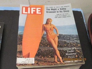 LIFE MAGAZINE 1963 OCTOBER 25 ITALY'S DAM DISASTER NIGHT A VALLEY DROUND IN ITS - Picture 1 of 2