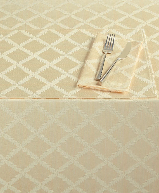 Lenox Laurel Leaf 70" x 86" Ivory Rectangle Tablecloth H2403H - Image 1 of 1