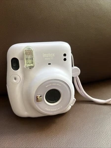 Fotocamera istantanea Fujifilm Instax Mini 11 - viola lilla testata - Foto 1 di 2