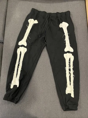Bolsos masculinos Forever 21 Leg Bones joggers preto com cordão tamanho XL - Imagem 1 de 3