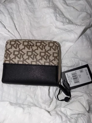 Cartera DKNY Marrón Logo Cremallera Alrededor Nueva con Etiquetas Para Mujer PERFECTA PARA NAVIDAD  Foto 1 de 4