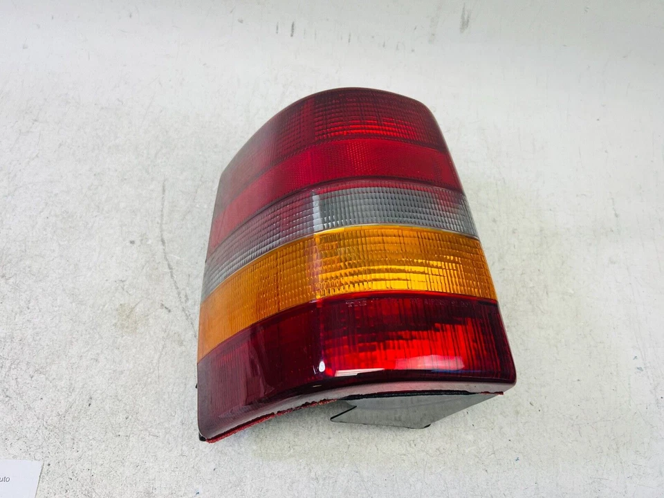 Luz trasera izquierda izquierda para Jeep Grand Cherokee 1993 1994 1995 1996 1997 1998 nueva Foto 1 de 4