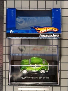 Hot Wheels 2007 1:87/HO, two Volkswagen Beetles, iridescent red and lime green - Picture 1 of 2
