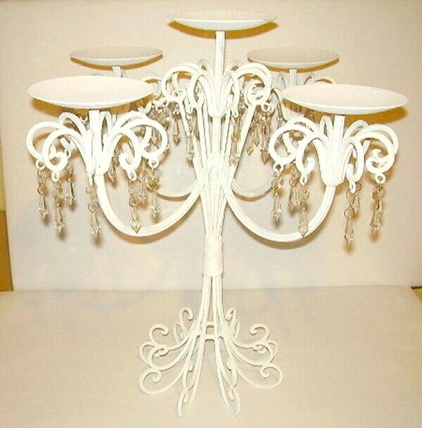 Candelabro candelabro de hierro forjado en mal estado pintura tiza blanca Foto 1 de 4