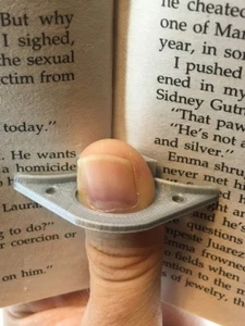 Thumb thing reading ring page holder book one handed paperback bookmark - Picture 1 of 5