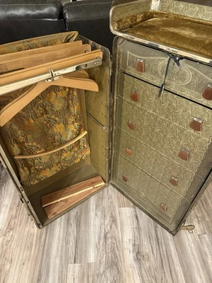 Antique Hartmann Gibraltarized Steamer Trunk Wardrobe Clothing Travel Cushion - Image 1 of 4