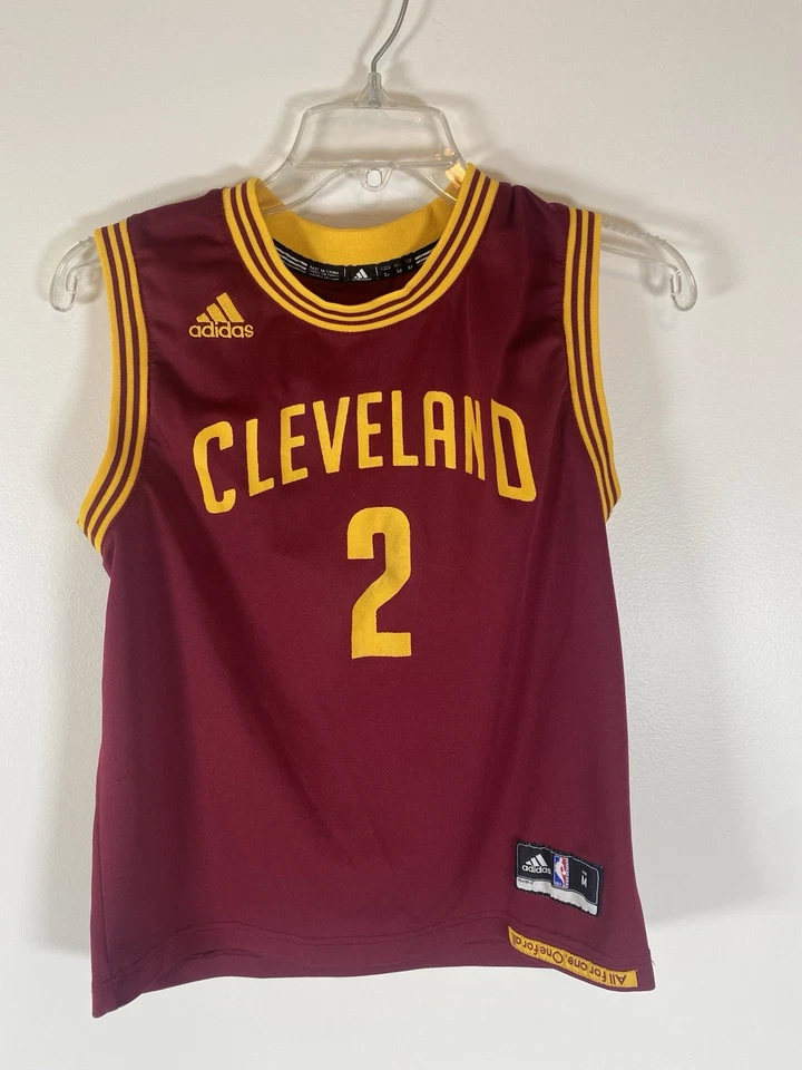 Молодежная баскетбольная футболка Cleveland Cavaliers размер средний Adidas Kyrie Irving No2 - Изображение 1 из 4