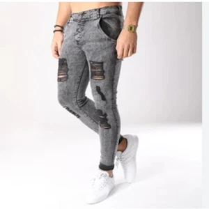 Neu mit Etikett Siksilk Skinny-Jeans Used-Look grau Waschung Knopfleiste Größe L (32 x 29) - Bild 1 von 8