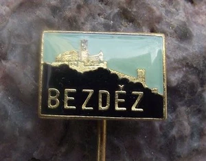 Bezdez Gothic Castle Czechoslovakia Tourist Souvenier Visitors Pin Badge - Picture 1 of 5