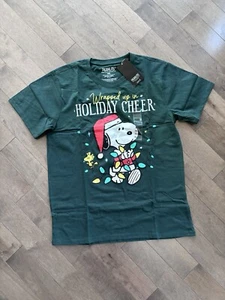 Unisex Tshirt Christmas Peanuts Snoopy & Woodstock Medium NWT - Picture 1 of 5