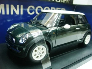 WOW EXTREMELY RARE BMW Mini Cooper 2001 LHD Br Racing Green White 1:18 Auto Art - Picture 1 of 4