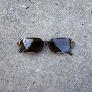 MENS/WOMENS SUNGLASSES CLASSIC VINTAGE RETRO BRAND NEW LE97213-02 - Picture 1 of 2