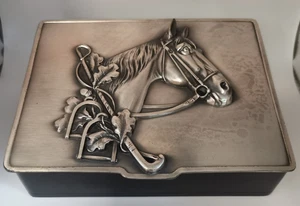Schmuckschatulle mit einen tollen  Deckel aus Metall mit Pferdemotiv / Reiter - Bild 1 von 6