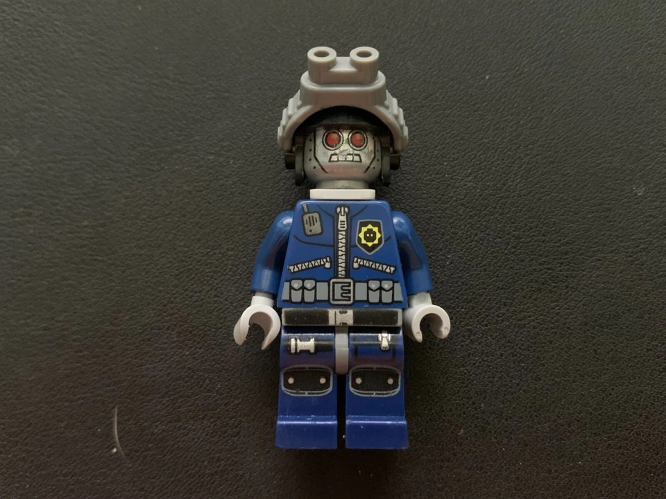 LEGO MINIFIGURE TLM070 ROBO SWAT AVIATOR CAP GOGGLES LEGO MOVIE 70185 DROPSHIP - Image 1 of 1