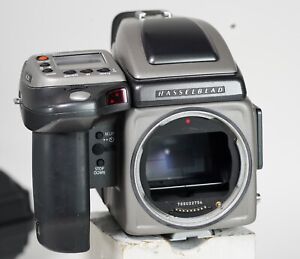 HASSELBLAD H3D 645 CAMERA W/ HVD90X FINDER & Digital Back...FOR PARTS/REPAIR !!