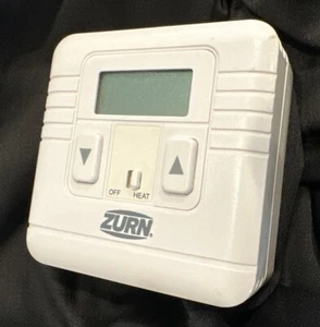 ZURN QHSTHO 24 VOLT HARD-WIRED DIGITAL NON-PROGRAMMABLE THERMOSTAT 196181 - Picture 1 of 5