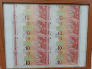 Willie : Rm10 8in1 uncut banknotes UNC with scroll ( No frame Include) - Picture 1 of 2