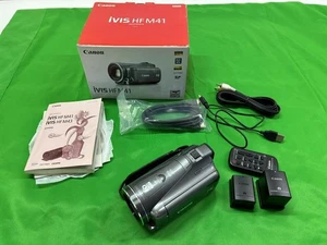 Videocamera Canon Ivis HF M41 con 3 batterie, HDMI e schermo pieghevole - Foto 1 di 5