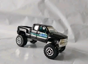 1999 99 Chevy Silverado Flareside Collectible 1/64 Scale Diecast Diorama Model - Picture 1 of 3