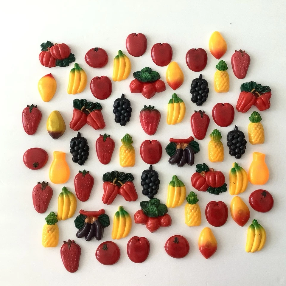 ENORME Lote 57 IMANES DE REFRIGERADOR DE FRUTAS Y VERDURAS DE PLÁSTICO VINTAGE AÑOS 70 Foto 1 de 4