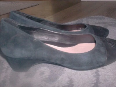 Zapatos de salón de cuña Taryn Rose de gamuza para bebé negros TALLA 8,5B Foto 1 de 3