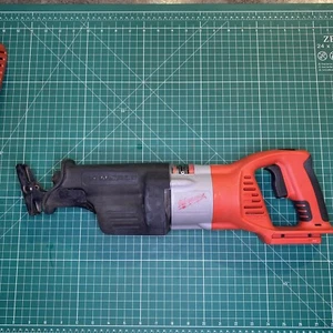Sierra recíproca inalámbrica Milwaukee 0719-20 V28 28 voltios Sawzall - Imagen 1 de 7