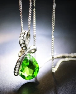 COLLANA ANNI60 CIONDOLO GOCCIA-GIADA CHIARA,BRILLANTI LEGA ARGENTO-ORO;RAFFINATA - Foto 1 di 3