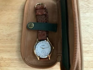 MEN’S VINTAGE GUESS WATCH LEATHER BAND GOLD TONE - Picture 1 of 4